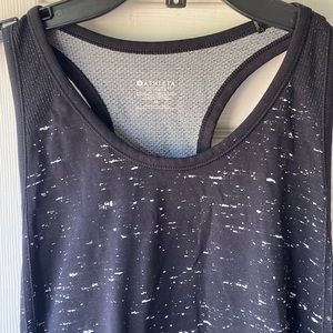 Athleta Momentum tank Black and White Medium